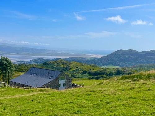 Garndolbenmaen House | Beudy Mawr