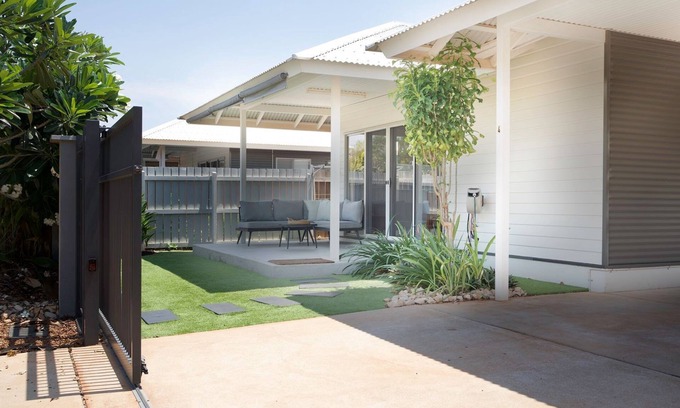 Djugun House | Bianco Drift - A Calm, Coastal Retreat in the Heart of Broome