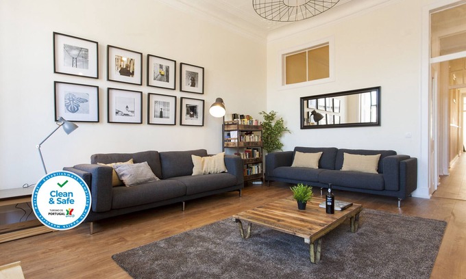 Encarnacao Apartment | Big Bairro Alto 2D up to 25 guests by Central Hill