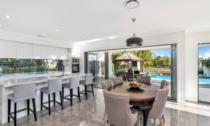 Banksia Beach House | BIG CANAL FAMILY HOME w POOL, PETS OK