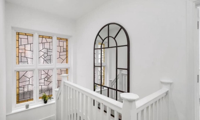 Brondesbury Park House | Big Family Friendly House | Parking | Kensal Rise