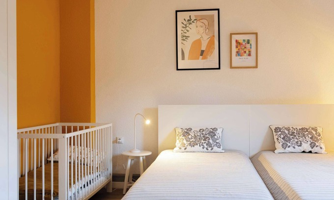 Laar Apartment | Big flat with fresh renovation,free parking,SonyPS