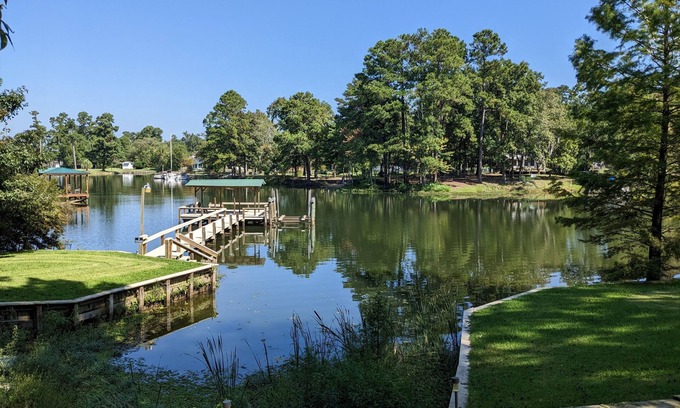 Manning Cottage | Big Mama's Lakeside Cottage Lake Marion