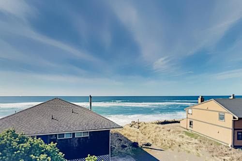 Neskowin House | Big Retreat