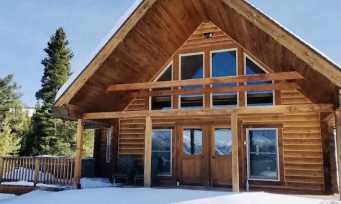 Gallatin Gateway House | Big Sky Retreat Cabin 2
