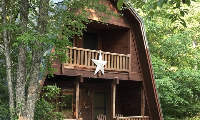 Revelo Cabin | Big South Fork! Peaceful, Relaxing, On the Trails…Six Decks ~ Nature’s Paradise!