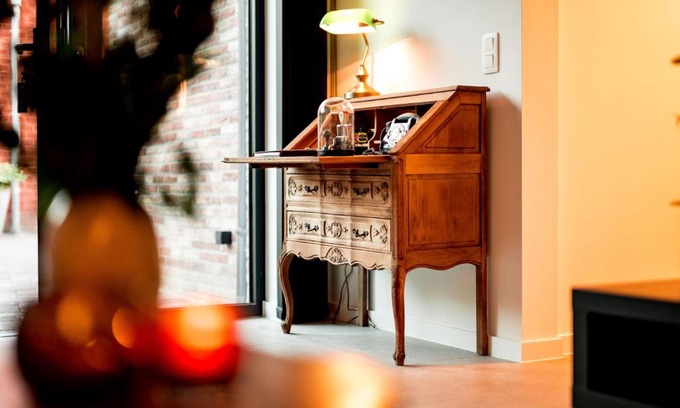 Kanne House | Bij de secretaris