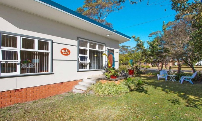 Lake Conjola Cottage | Bij's on the Beach – walking distance to beach