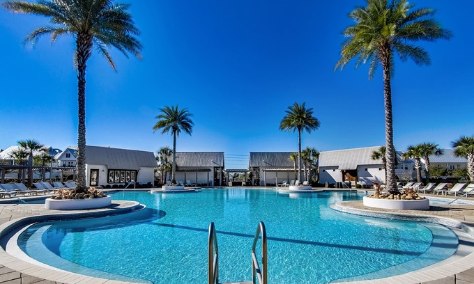 Panama City Beach House | Bike to Beach, Resort Pool, Designer Updates, Enjoy The Big Chill, Pet Friendly