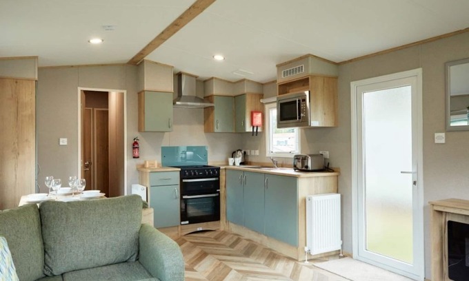 Great Houghton House | Billing Aquadrome Silver 3 Bed, Pet Friendly Caravan SF17