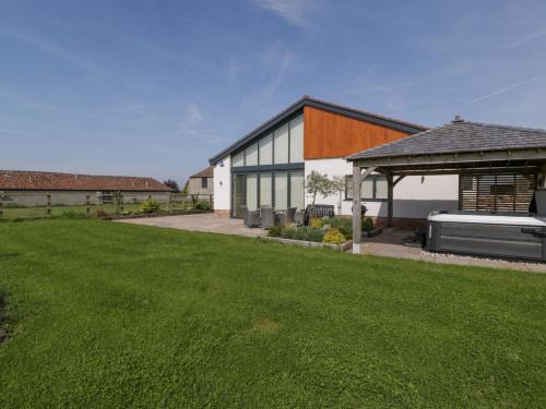 Pilning House | Bilsham Meadows