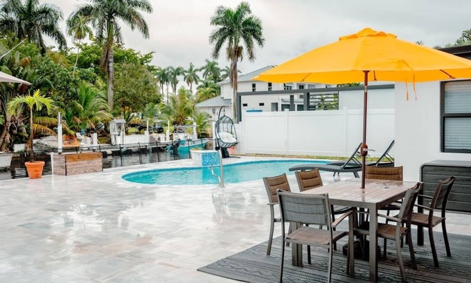 Lauderdale Isles House | Bimini Bliss: 3BR Waterfront Getaway w/Heated Pool & Outdoor Dining
