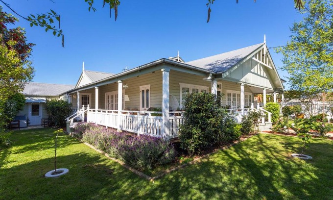 Taree Bed & Breakfast | BIRCHES B&B