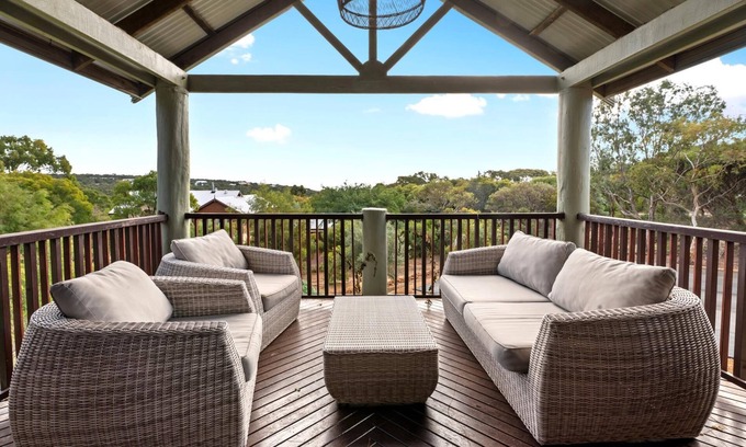 Eagle Bay House | Birdie Beach House - anyone for tennis?