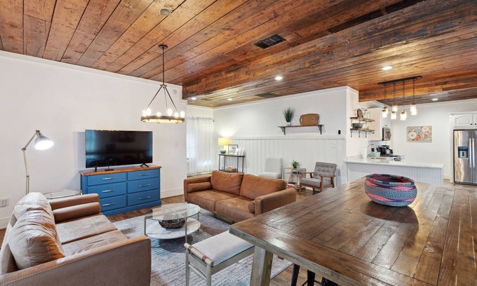McKinney House | Birdsong Retreat in McKinney