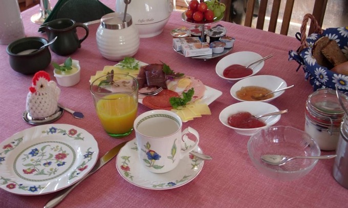 Kempfeld Bed & Breakfast | Birgits Kräuterherberge - double room, shower/toilet on the floor