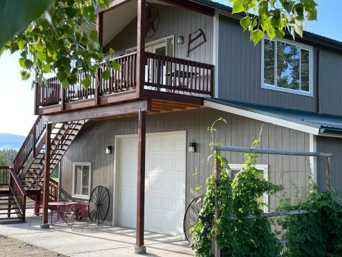 Stevensville Apartment | Bitterroot Barn Abode
