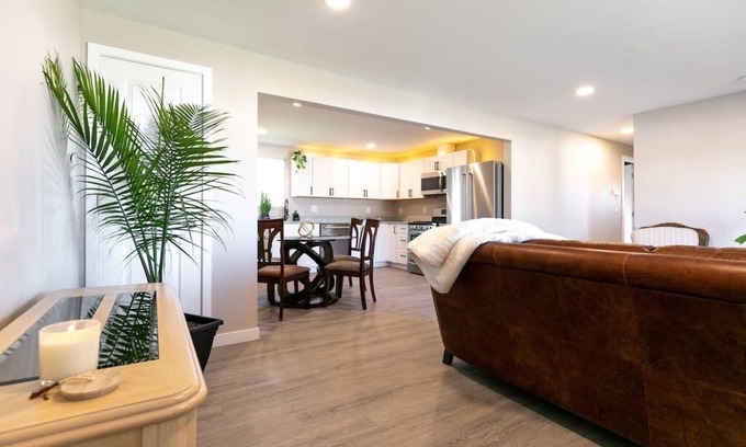 Allendale Area House | Black Brick Suite Top Shelf