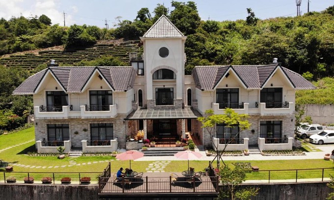 Datong House | Black Chimney