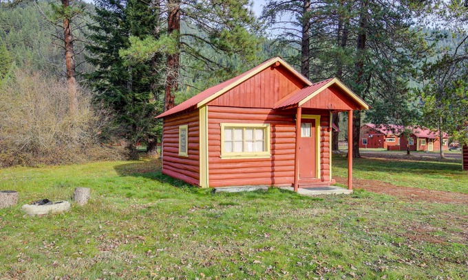 De Borgia Apartment | Black Diamond Guest Ranch Studio: Hike & Fish