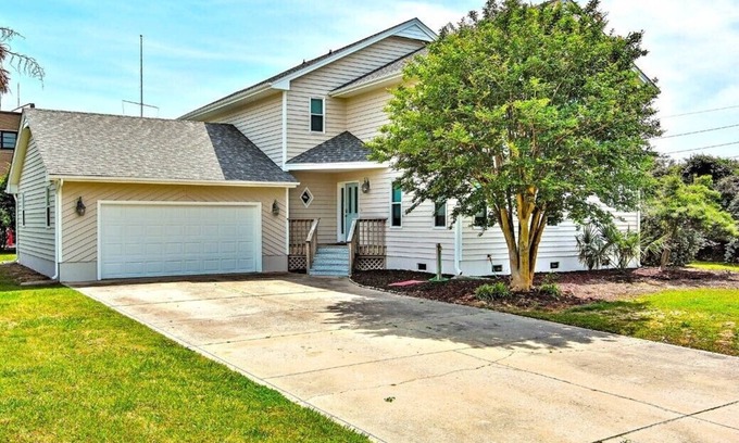 Pine Knoll Shores House | Black Dog Beach House, Soundside House in Pine Knoll Shores, NC!