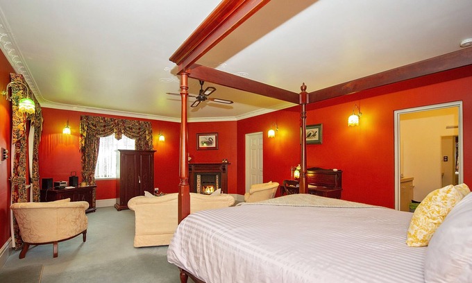 Mullalyup Hotel | Blackwood Inn Innkeepers House