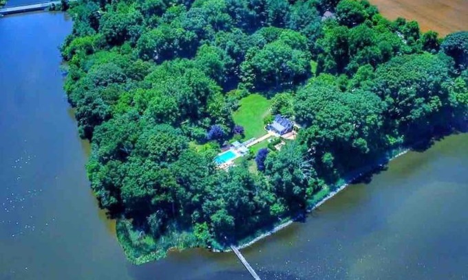 Centreville Villa | Blake House Historic Estate with Private Inn