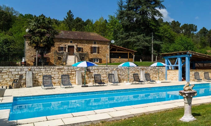 Blanquefort-sur-Briolance House | Blanquefort Hill Retreat