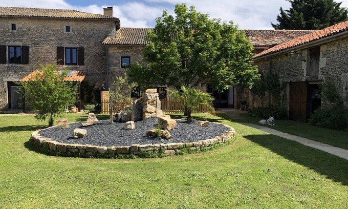Blanzay Apartment | BlanzayAprtment/1bed/Pool/Bbq/Wifi/FreeP