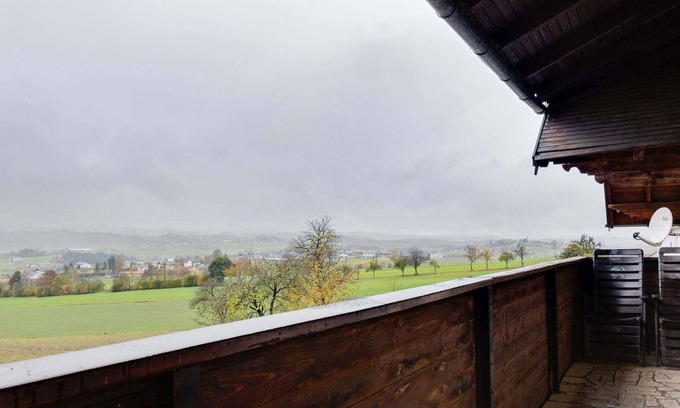 Ulrichsberg Villa | Blissful Apartment in Ulrichsberg with a view
