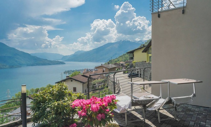 Aurogna Apartment | Blooms by the Lake - Four Bedroom Apartment, Sleeps 9