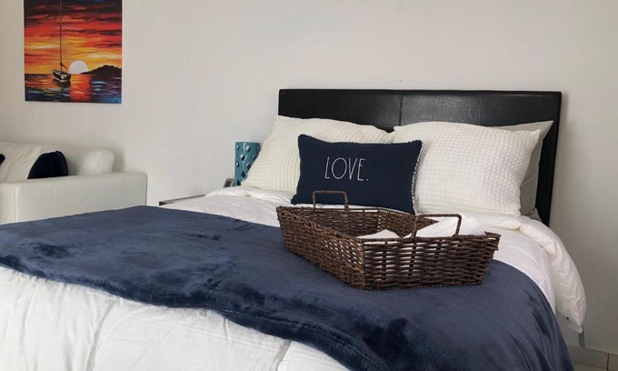 Eleanor Roosevelt Apartment | Blu Lime Apartments