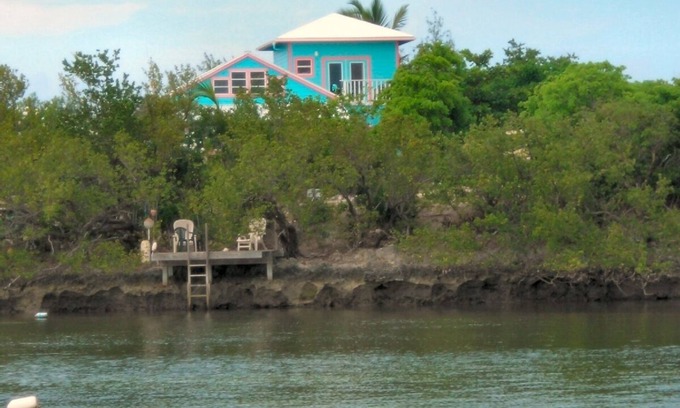 Great Guana Cay Cottage | Blue Coral Landing 4 Bedroom 4 Bath With Dock Guana Cay Abaco Bahamas Free WiFi