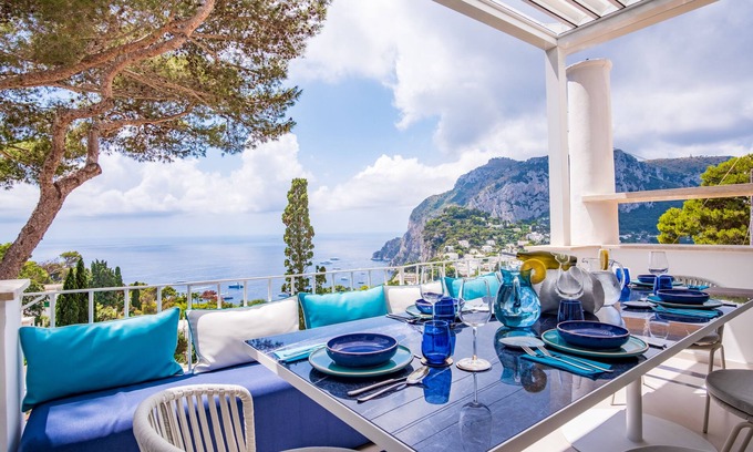 Tiberio Apartment | Blue Essence
