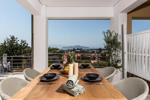 Makrys Tichos Apartment | Blue Island Luxury Apartment