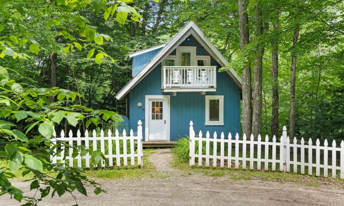 Jeffersonville Ski Chalet | Blue Jay's Blue Forest Chalet Near Smuggs & Trails