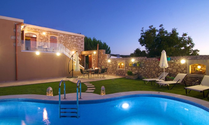 Tzannakiana Villa | Blue Paradise villa With Pool And Jacuzzi For 5 People