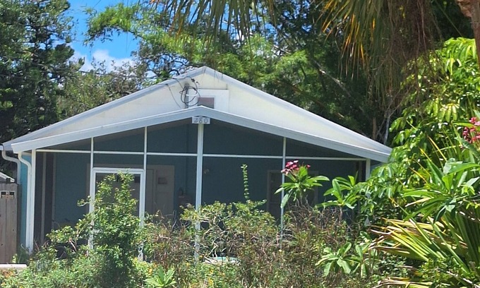 Englewood House | Blue Pineapple Delight