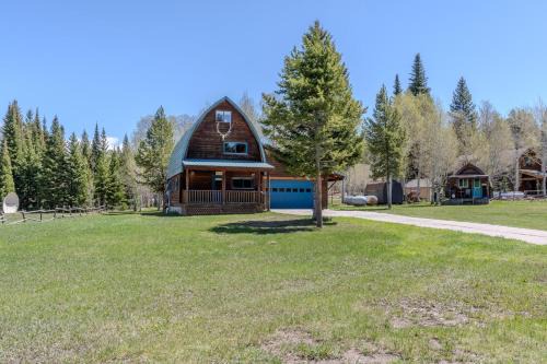 Lazy Acres House | Blue Spruce Cabin