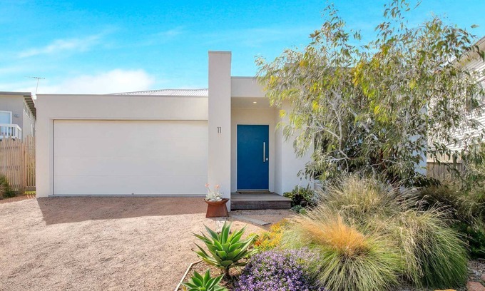 Smiths Beach House | Blue Waves - sleeps 11