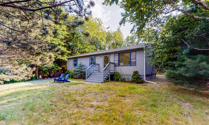 Otter Creek House | Blueberry Cottage