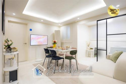 Samseon-dong Apartment | Bluebird Nest,서울 중심가에 위치,리모델링된 모던 하우스,무료주차,지하철6분,종로,인사동,청계천,명동