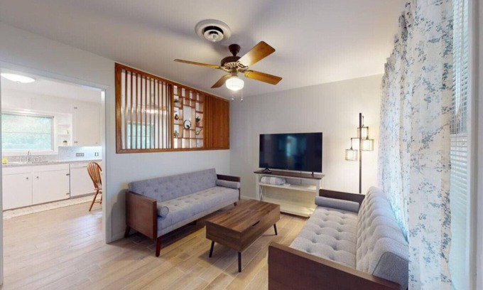 Navasota House | Bluebonnet Bungalow ~ Aggieland Vacation Rentals