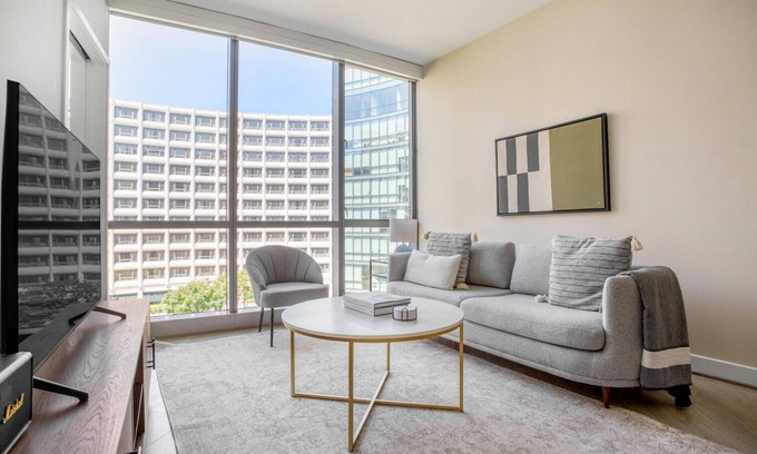 Dupont Circle Apartment | Blueground | Adams Morgan, rooftop, nr Dupont Circle