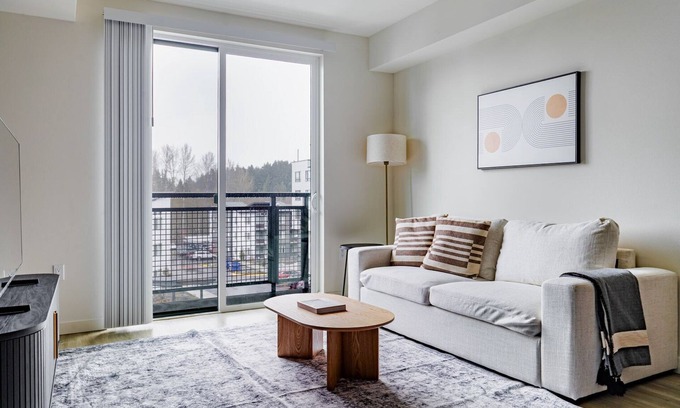 Federal Way Apartment | Blueground | Federal Way, AC, nr parks & mall