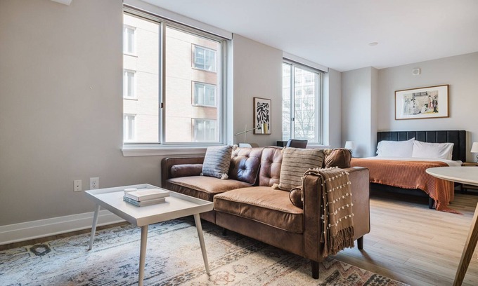 Foggy Bottom Apartment | Blueground | Foggy Bottom studio apartment