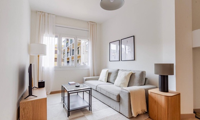 el Fort Pienc Apartment | Blueground | Fort Pienc, AC, nr Sagrada Família