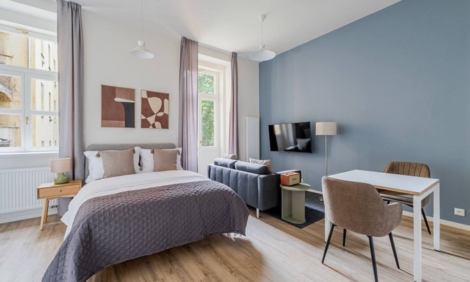 Prague 7 Apartment | Blueground | Holešovice, balcony, nr Vltava (PRG-48)