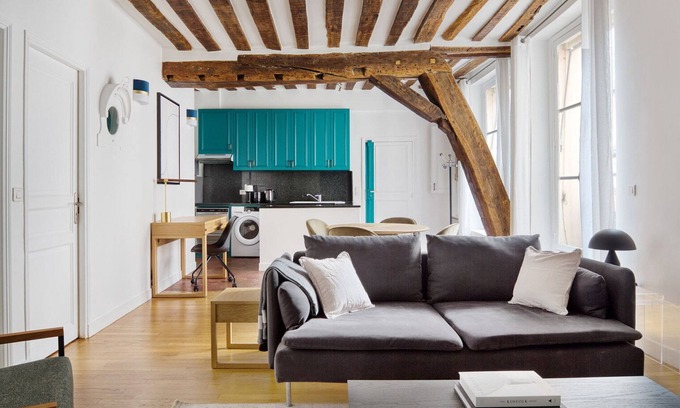 Les Iles Apartment | Blueground | Ile Saint Louis, nr Notre Dame