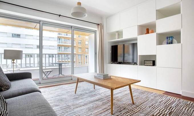 Lumiar Apartment | Blueground | Lumiar, fully furnished